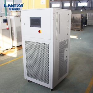 Integrated circuit temperature control device r...