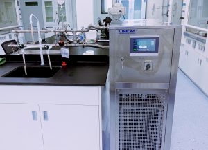 There are usually three ways to control the tem...